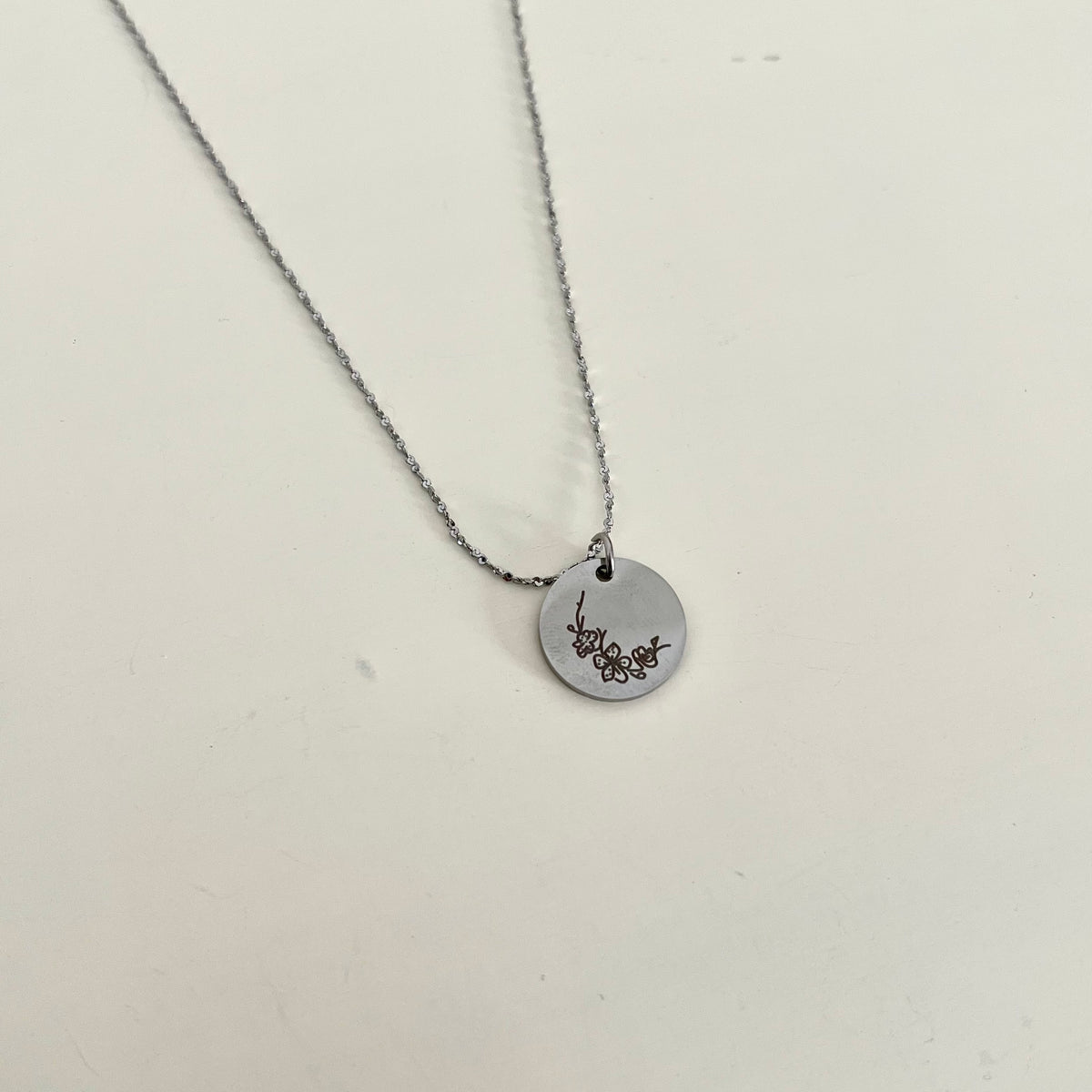 Birth flower necklace - Silver