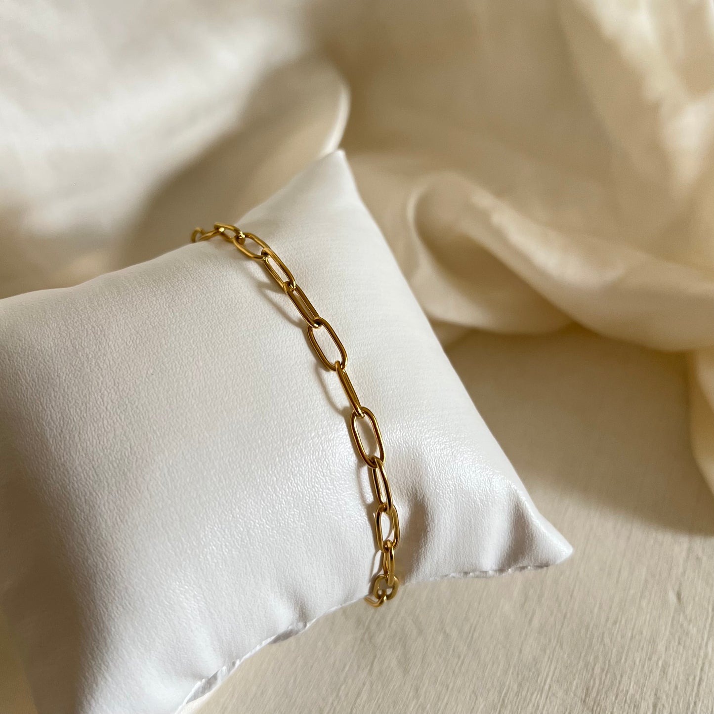 18KT Gold Plated Paperchain Bracelet