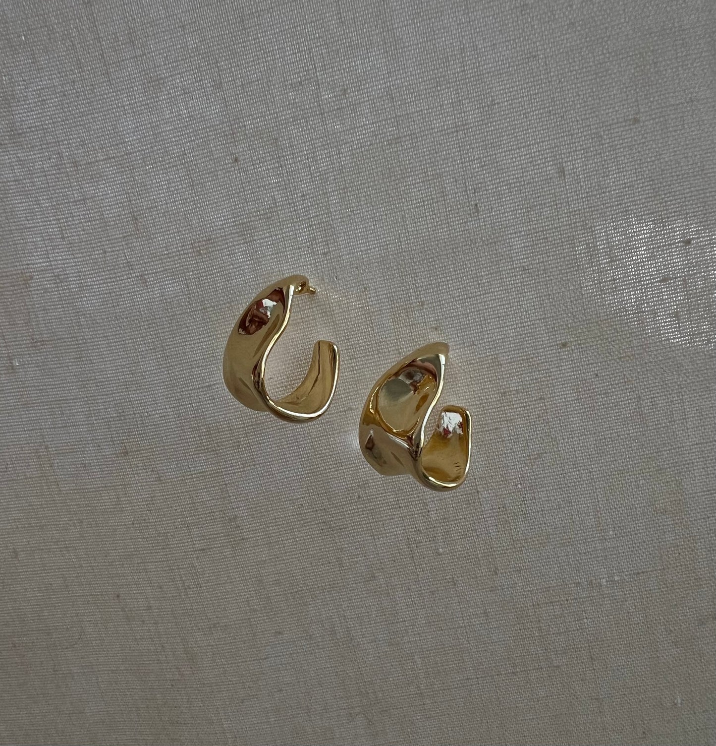 18KT Gold Plated Dee Minimal Earrings