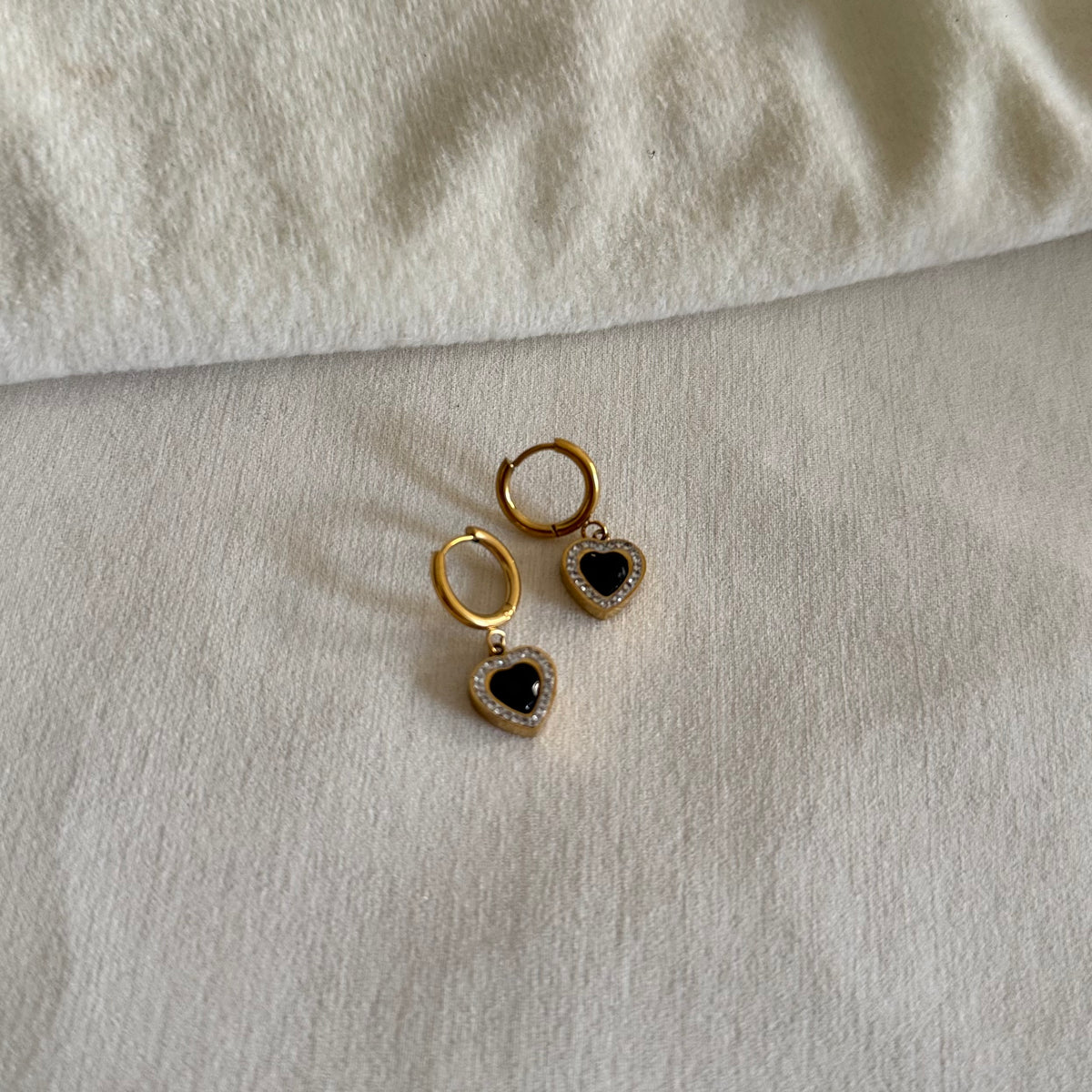 18KT Gold Plated Kaashvi Heart Earrings