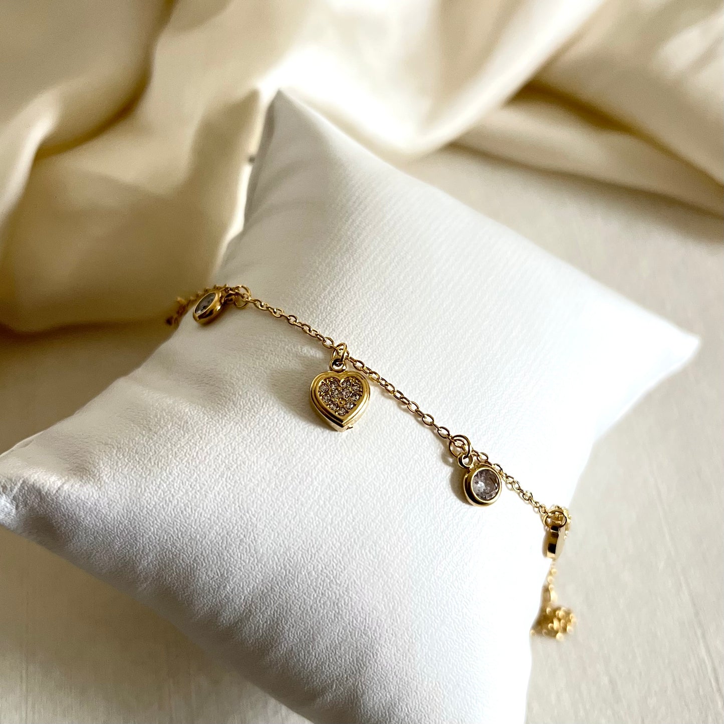 18KT Gold Plated Heart Gemstone Charm Bracelet