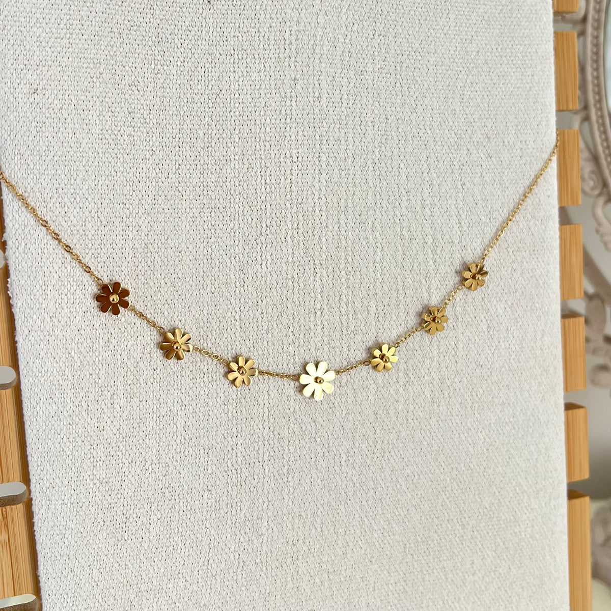 18KT Gold Plated Flower Power Necklace