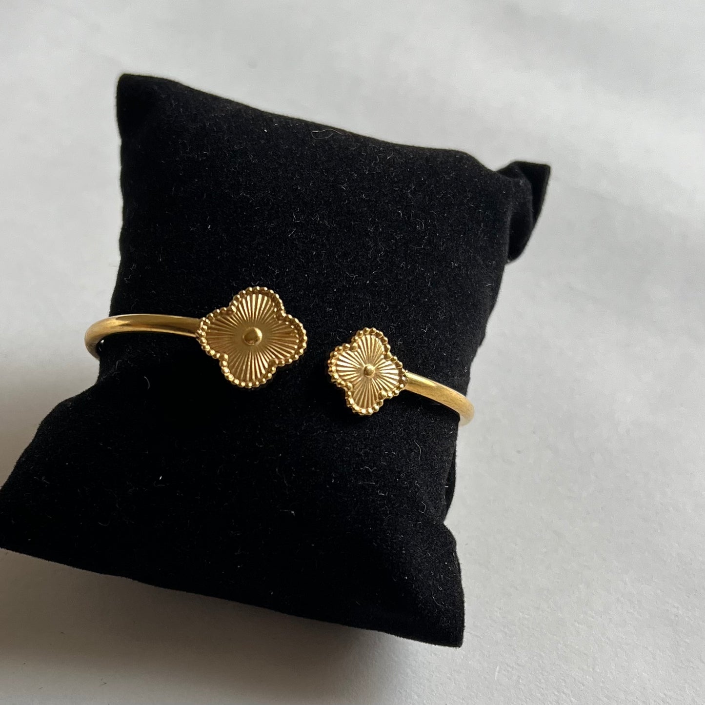 18KT Gold Plated Jaggy Clover Cuff Bangle