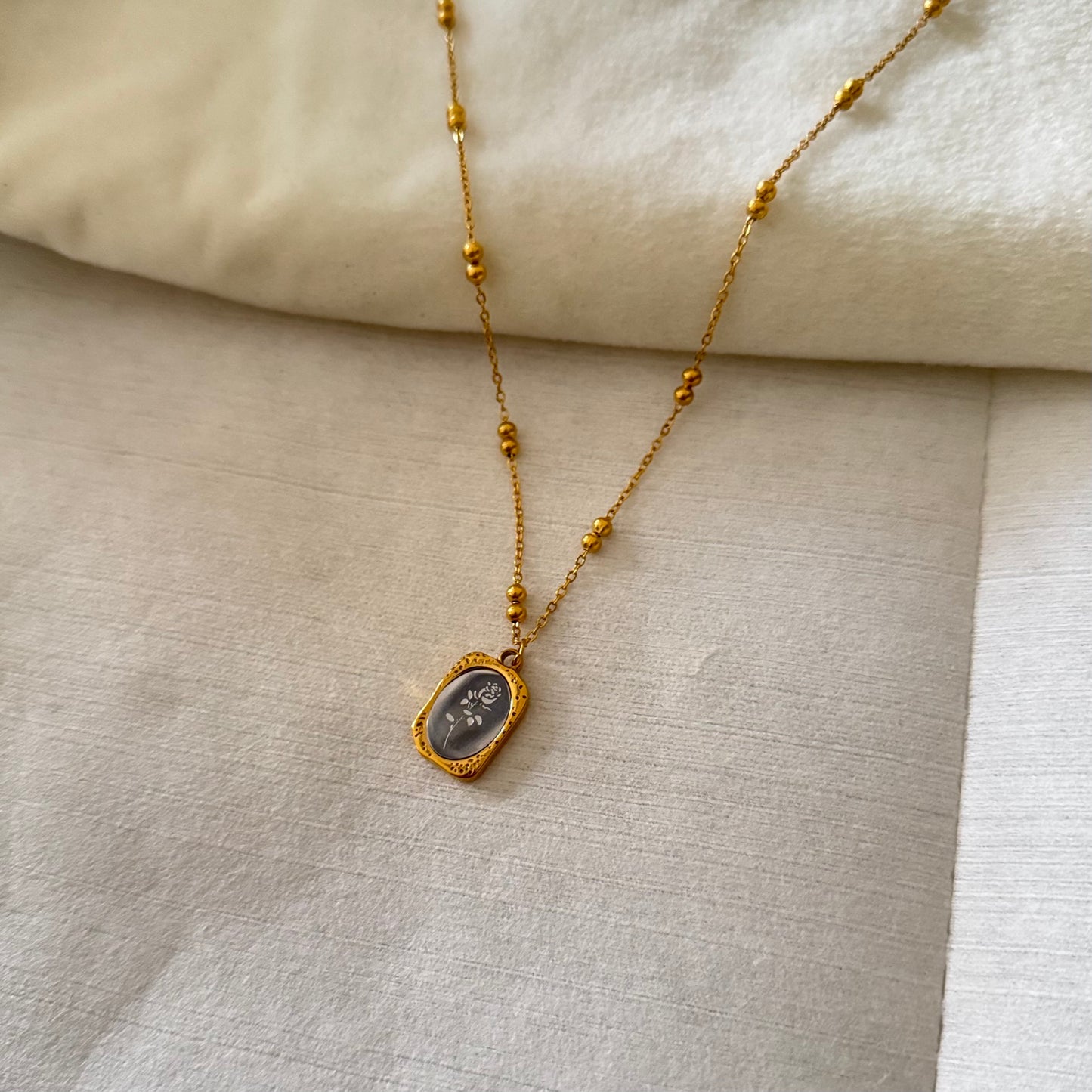 Dual tone belle necklace