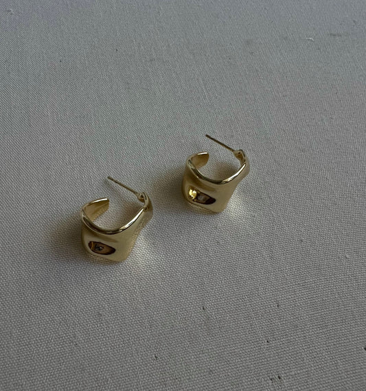 18KT Gold Plated Dee Minimal Earrings