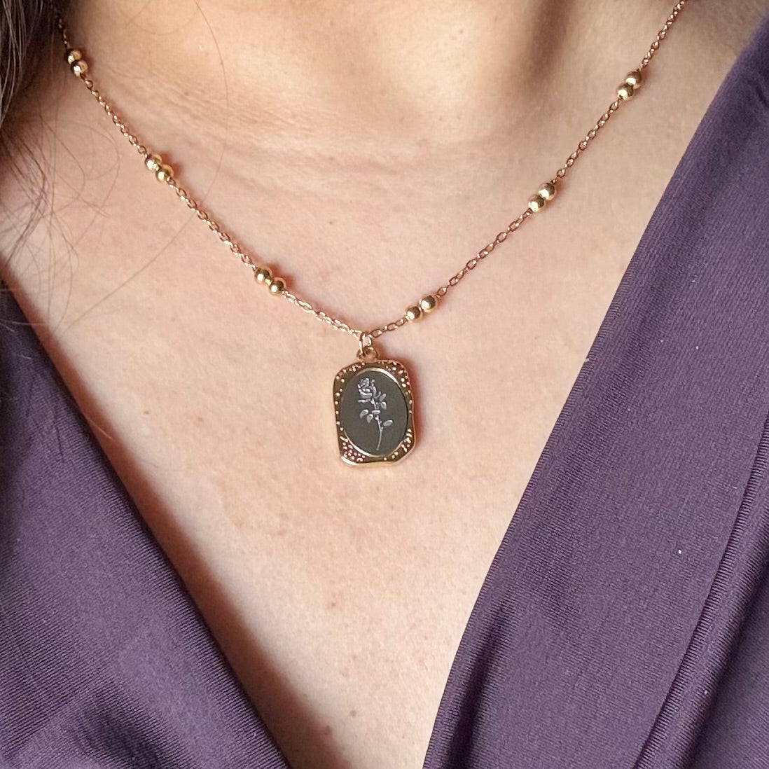 Dual tone belle necklace