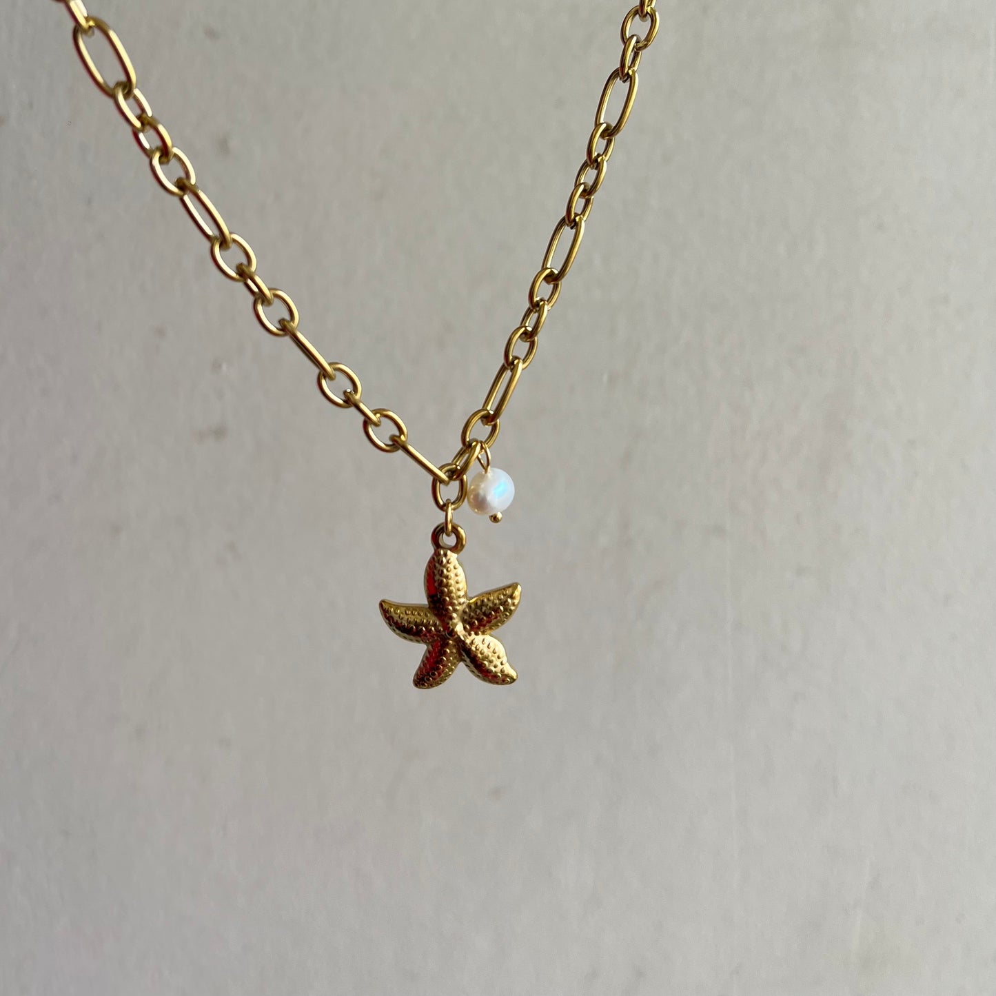 18KT Gold Plated Starfish Necklace with Dangling Pearl