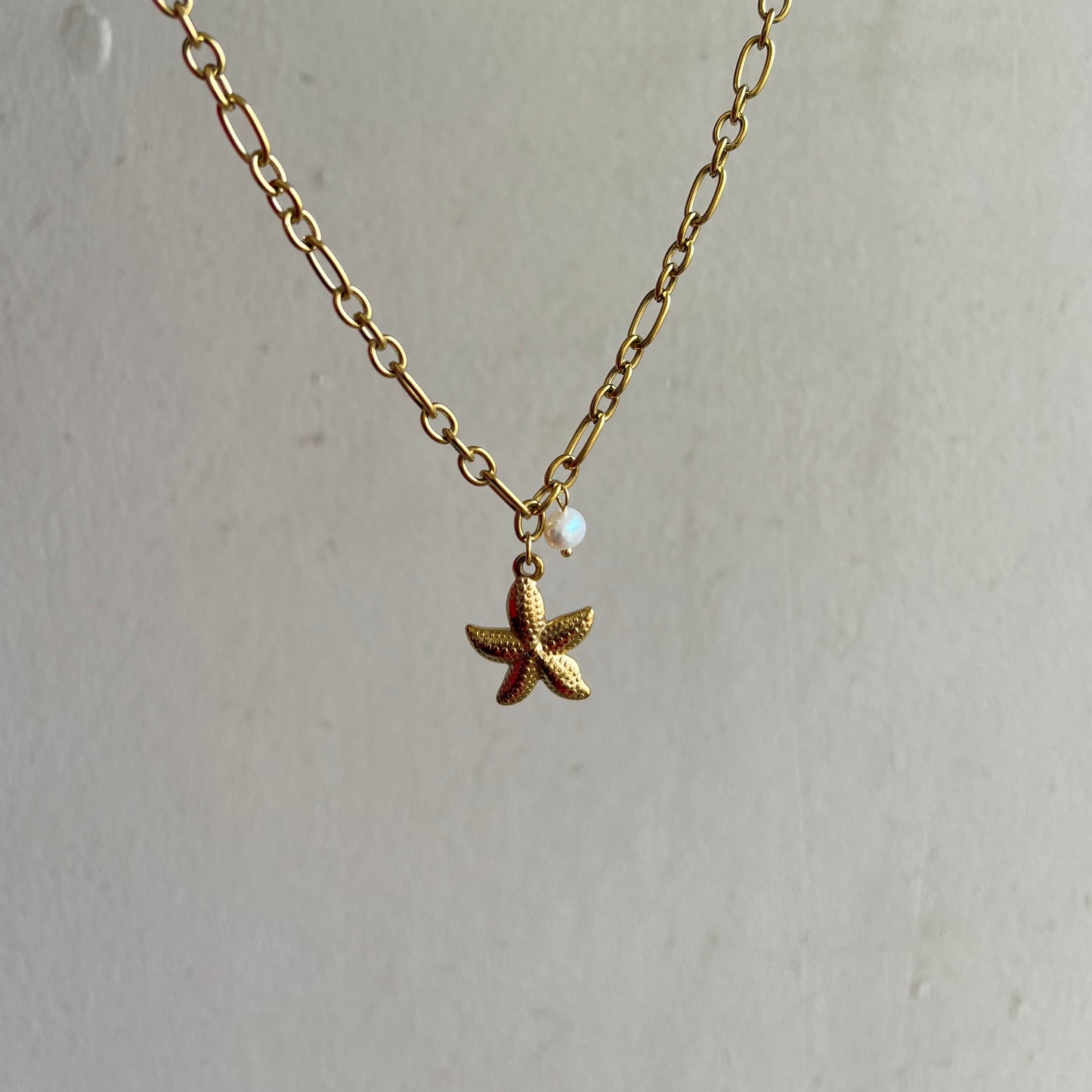 18KT Gold Plated Starfish Necklace with Dangling Pearl