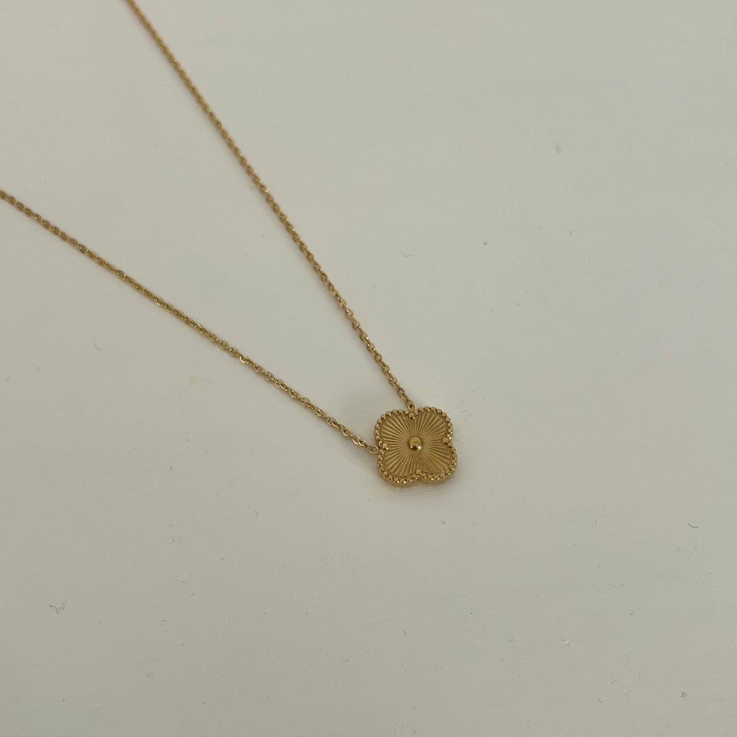 18KT Gold Plated Jaggy Clover Necklace