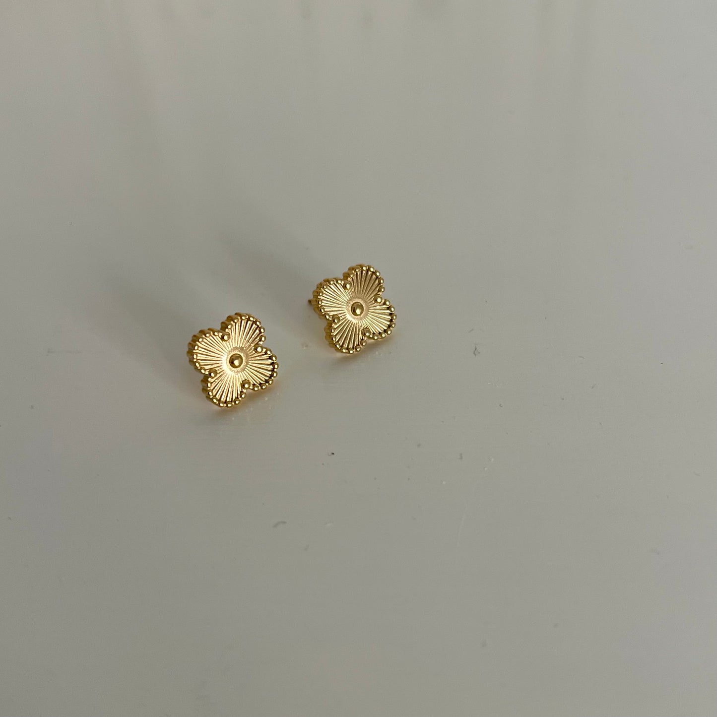 18KT Gold Plated Jaggy Clover Earrings